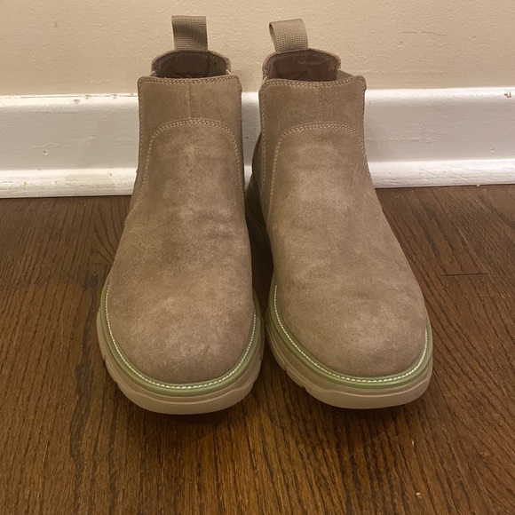 Tan Coloured Mens Boots - Picture 2 of 5
